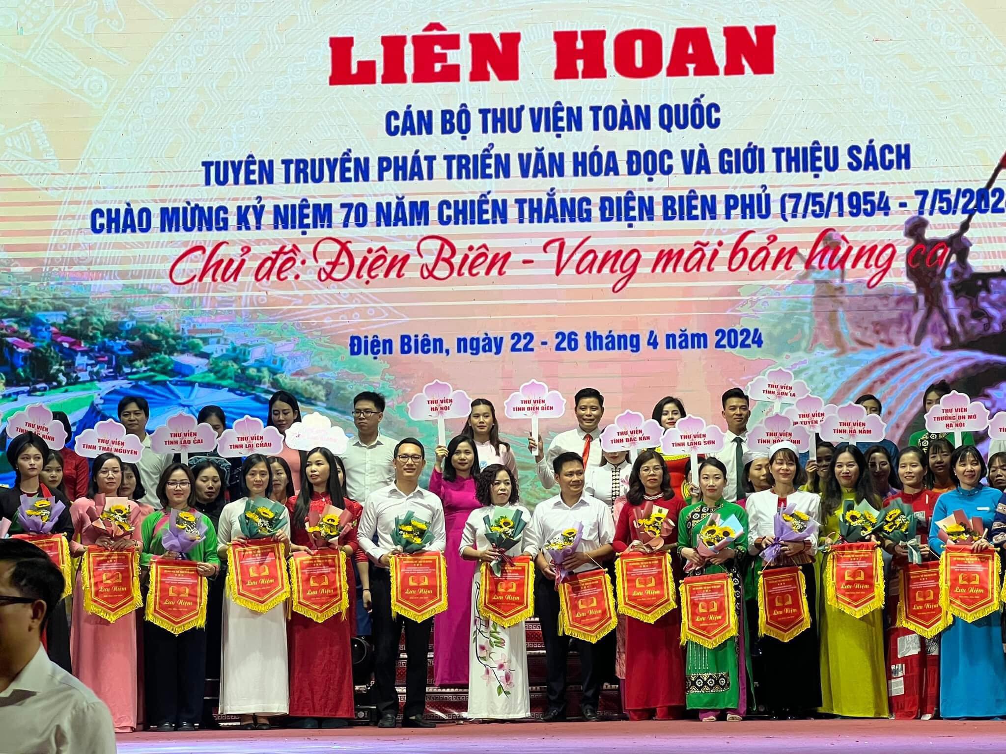 Thư viện tỉnh đạt giải Nhì toàn đoàn tại Liên hoan Cán bộ thư viện toàn quốc tuyên truyền phát triển văn hóa đọc